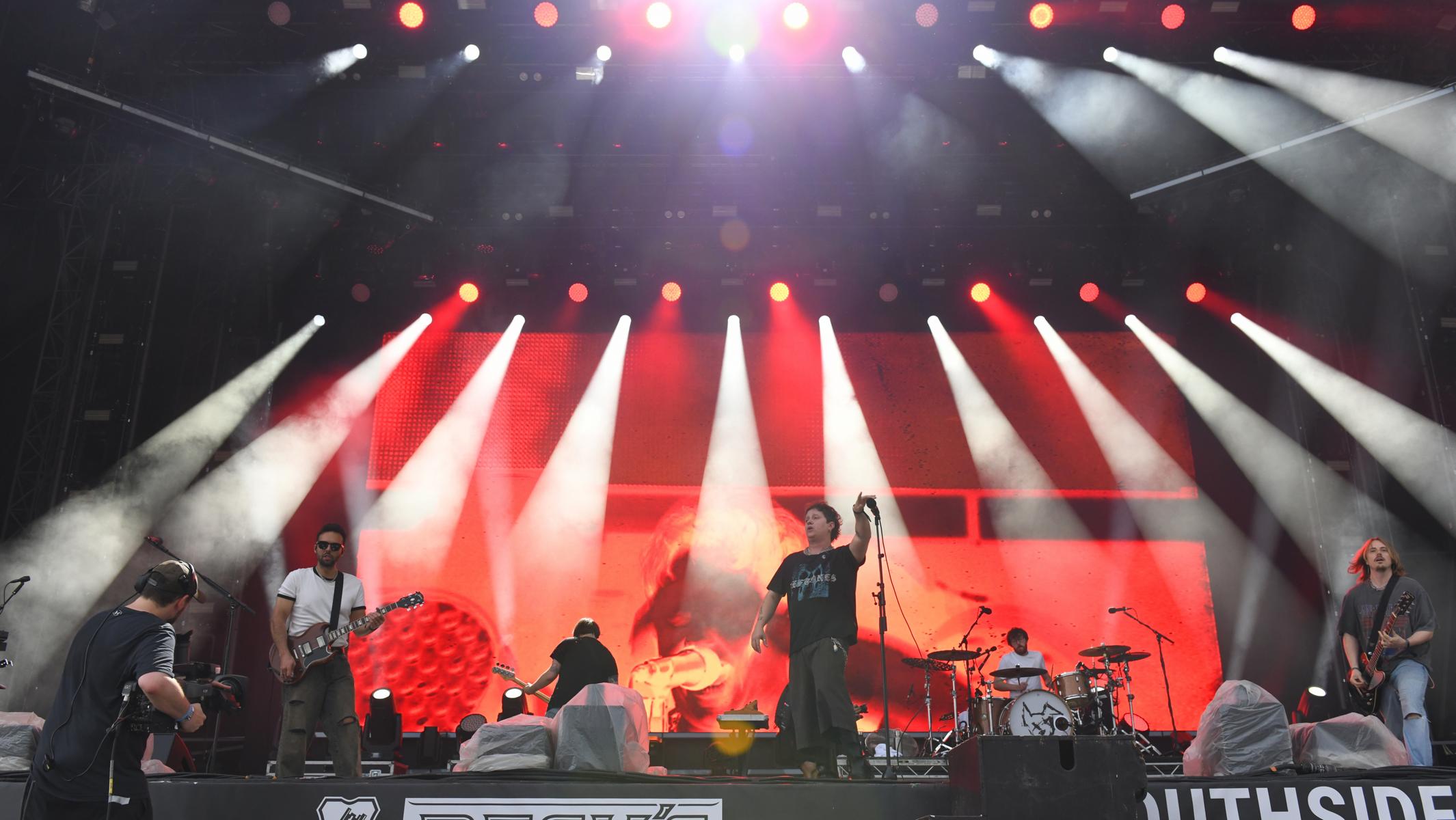 Nothing But Thieves